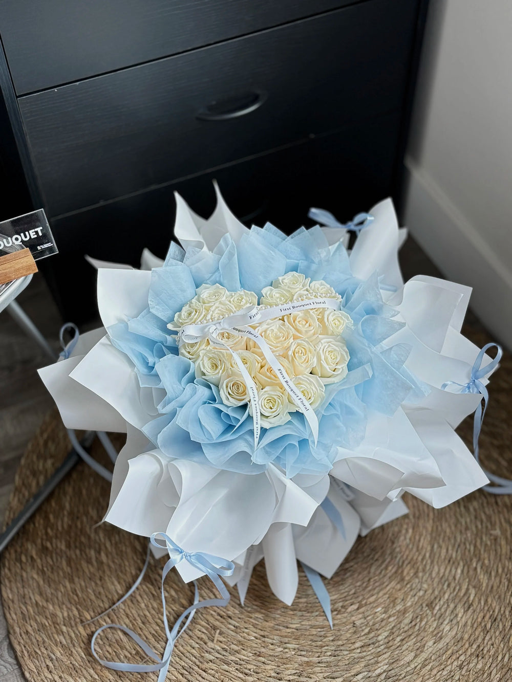 🤍 Milk Cotton Heart Bouquet