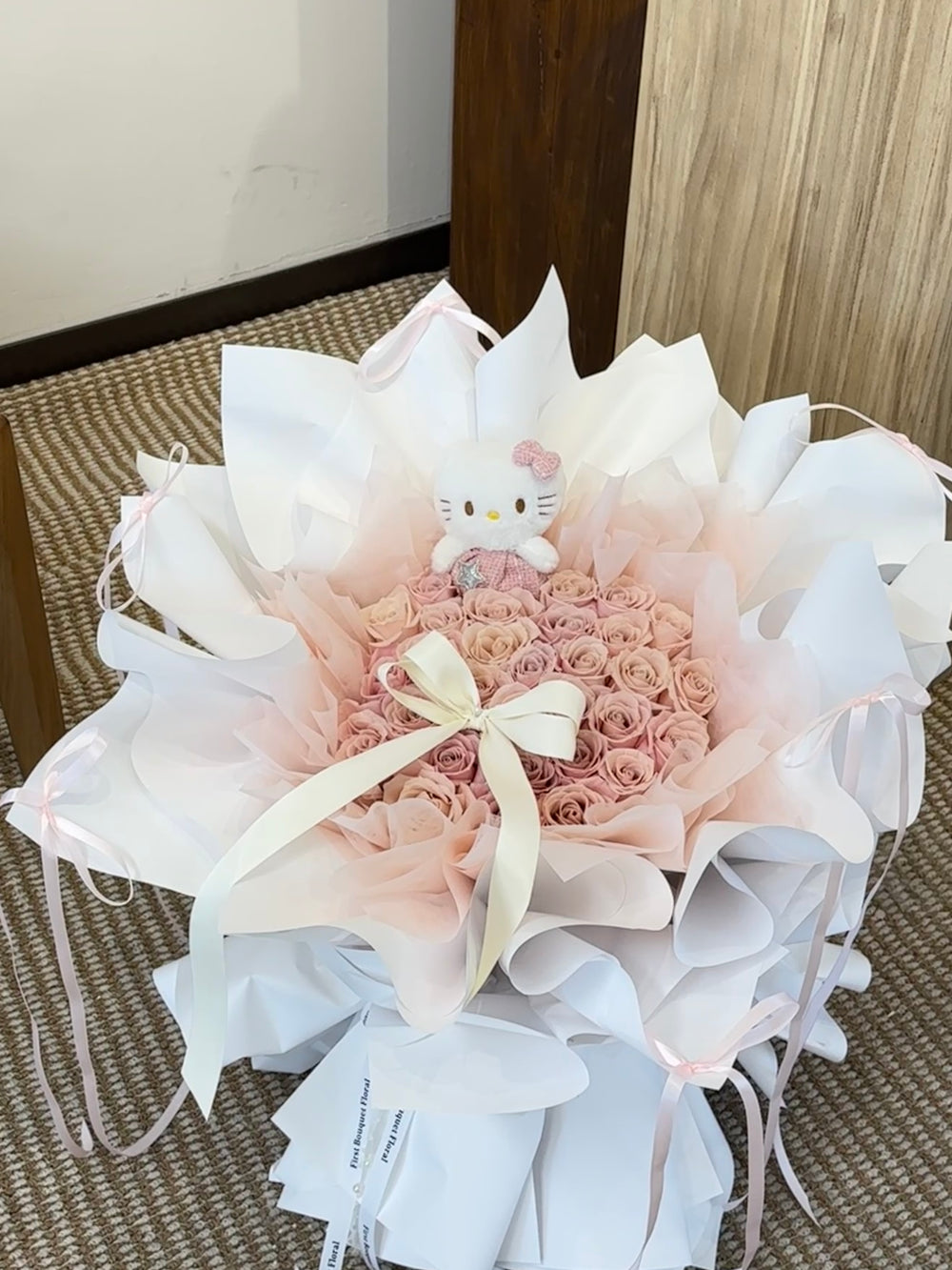 Hello Kitty挚爱花束 (超大)