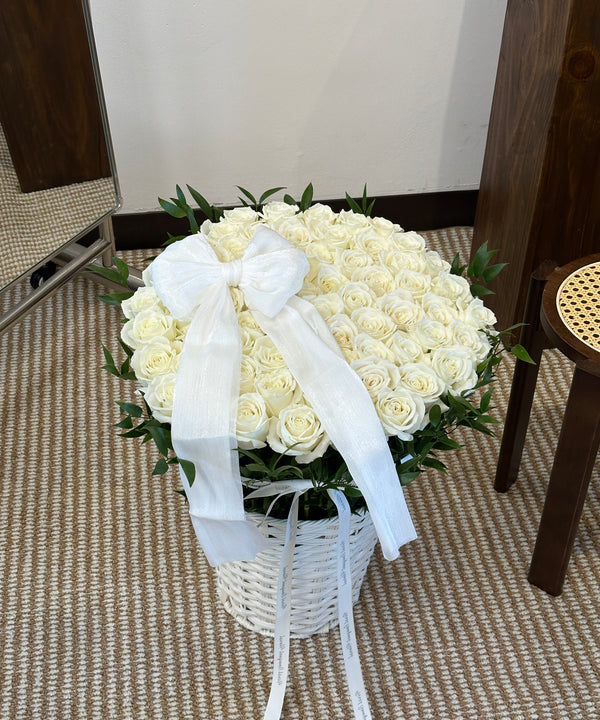 Huge Rose Hug Basket（巨型玫瑰抱抱蓝）