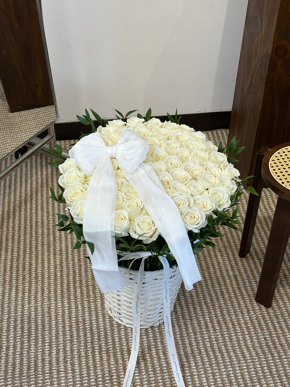 Huge Rose Hug Basket（巨型玫瑰抱抱蓝）
