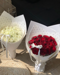 QIXI | Classic White Polka Rose Bouquet